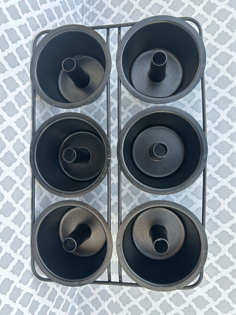 6-Cup Angel Food/Chiffon Cake Pan Set - Black